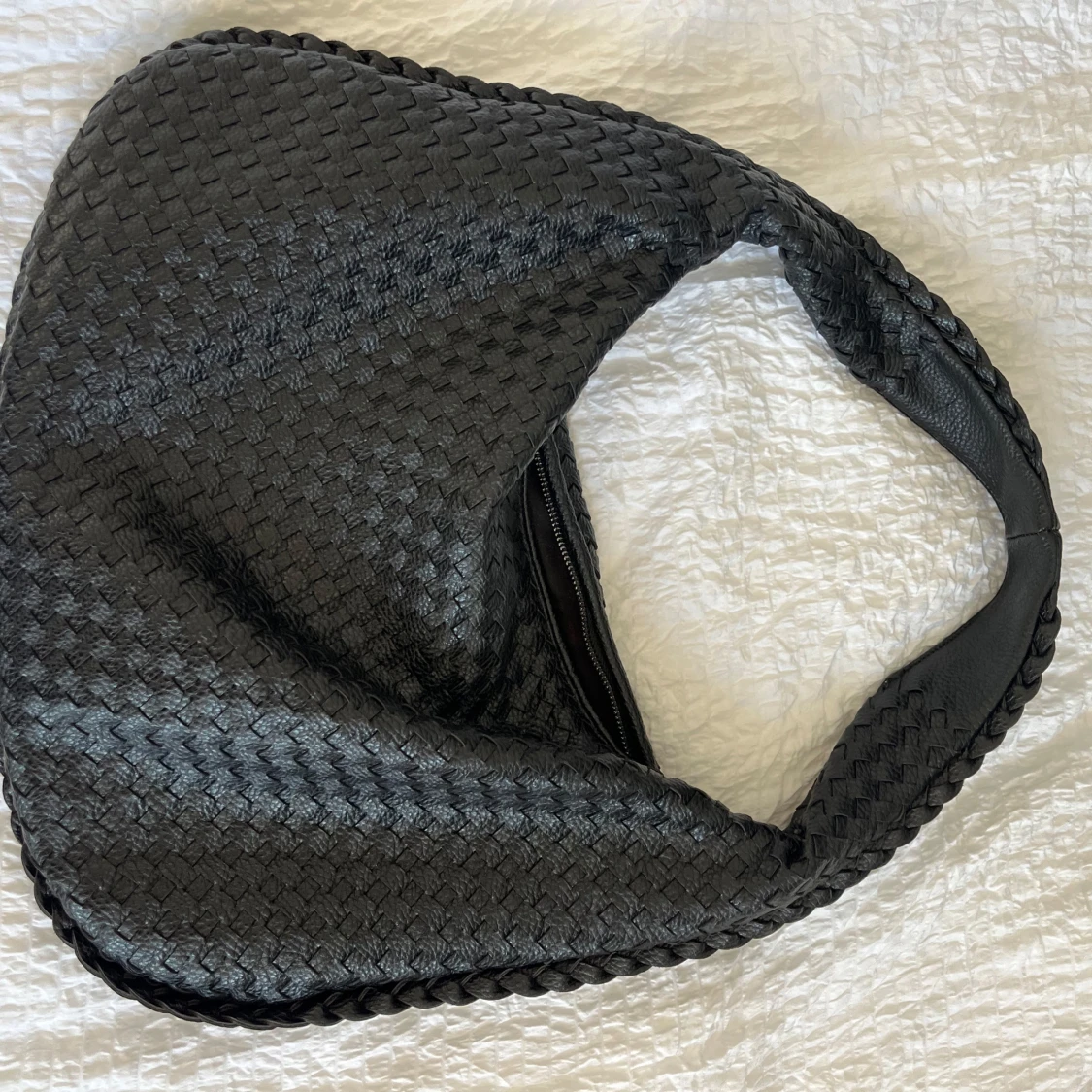 Svart flätad axelväska  - 3