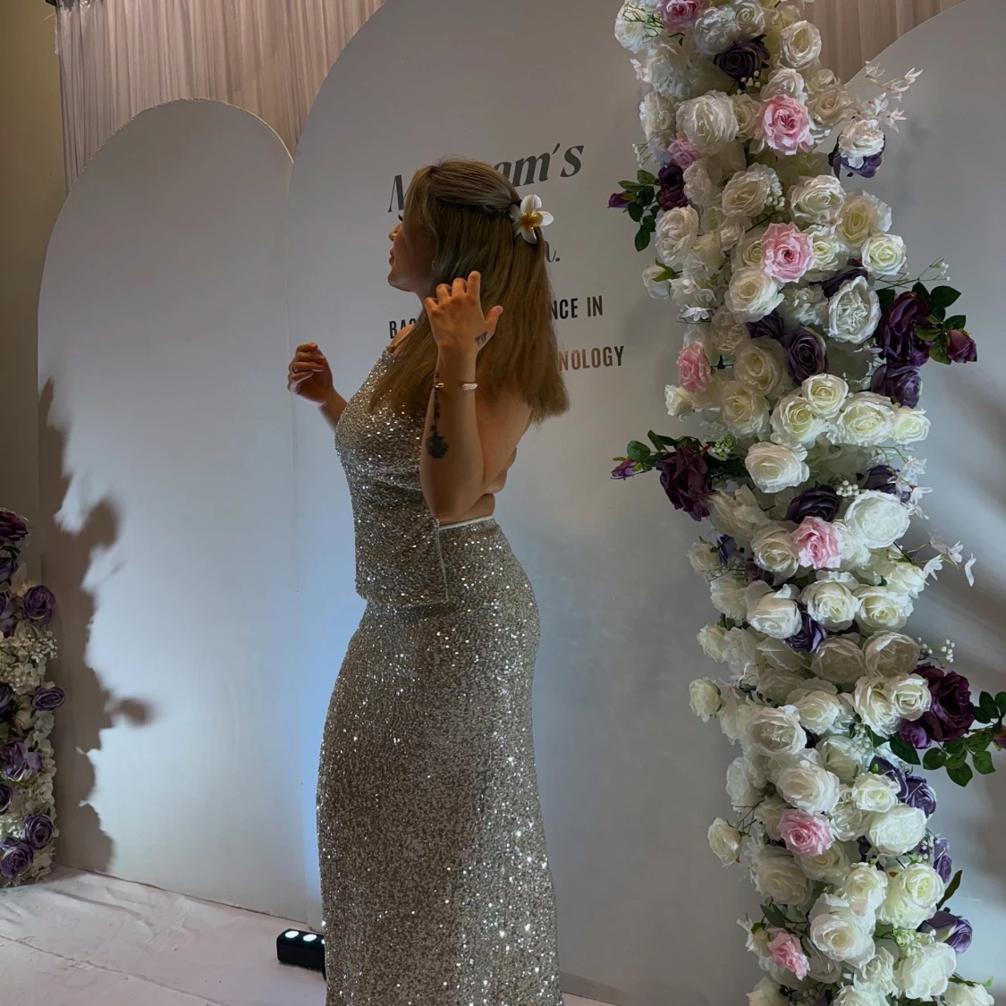 Glittrig silver topp med matchande kjol - 3