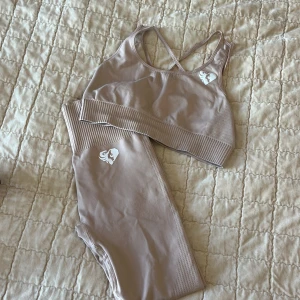 Beige sätt från WOMEN’S BEST - Snyggt sätt i strl S