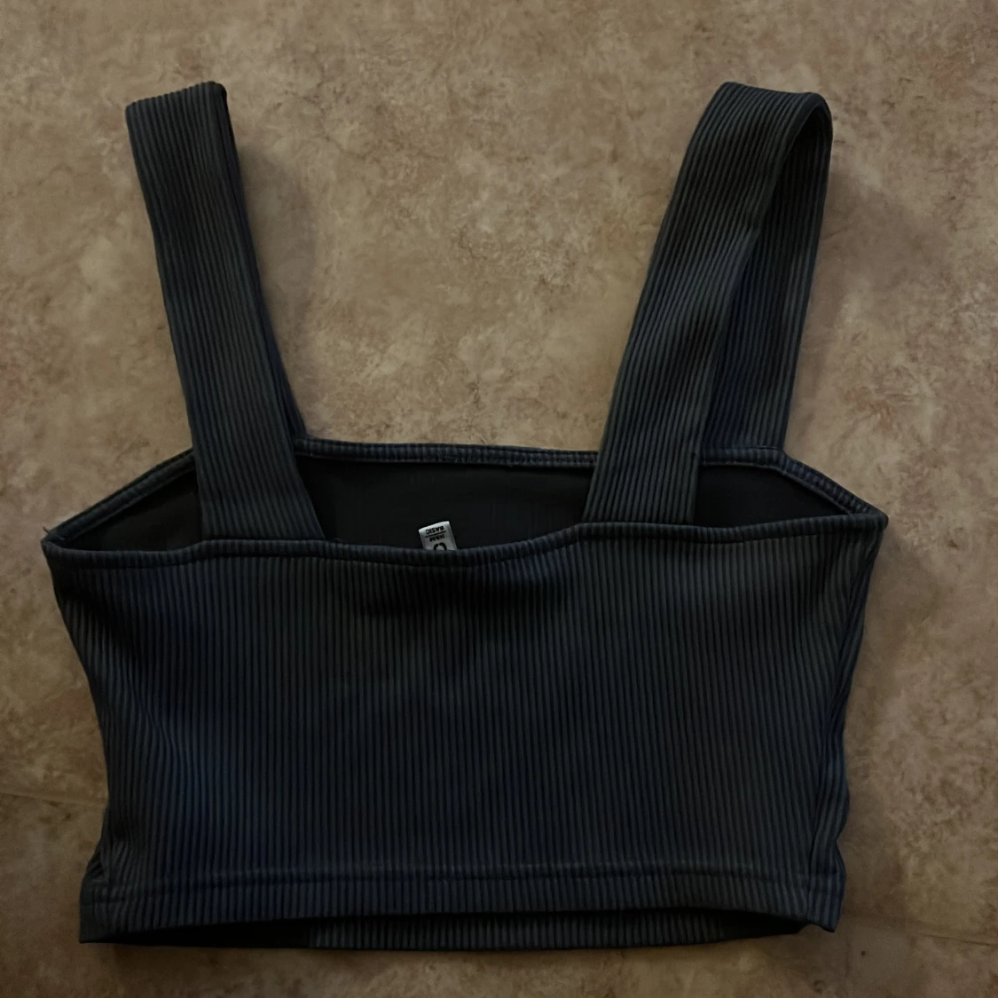 Svart ribbad linnetopp från H&M Divided - 1