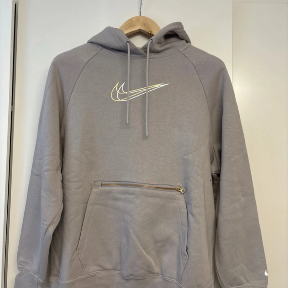 Grå Nike hoodie
