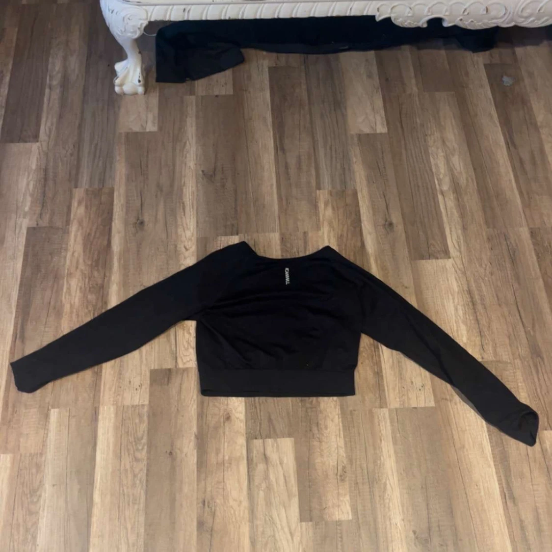 Svart croppad tröja från ICANIWILL - 1