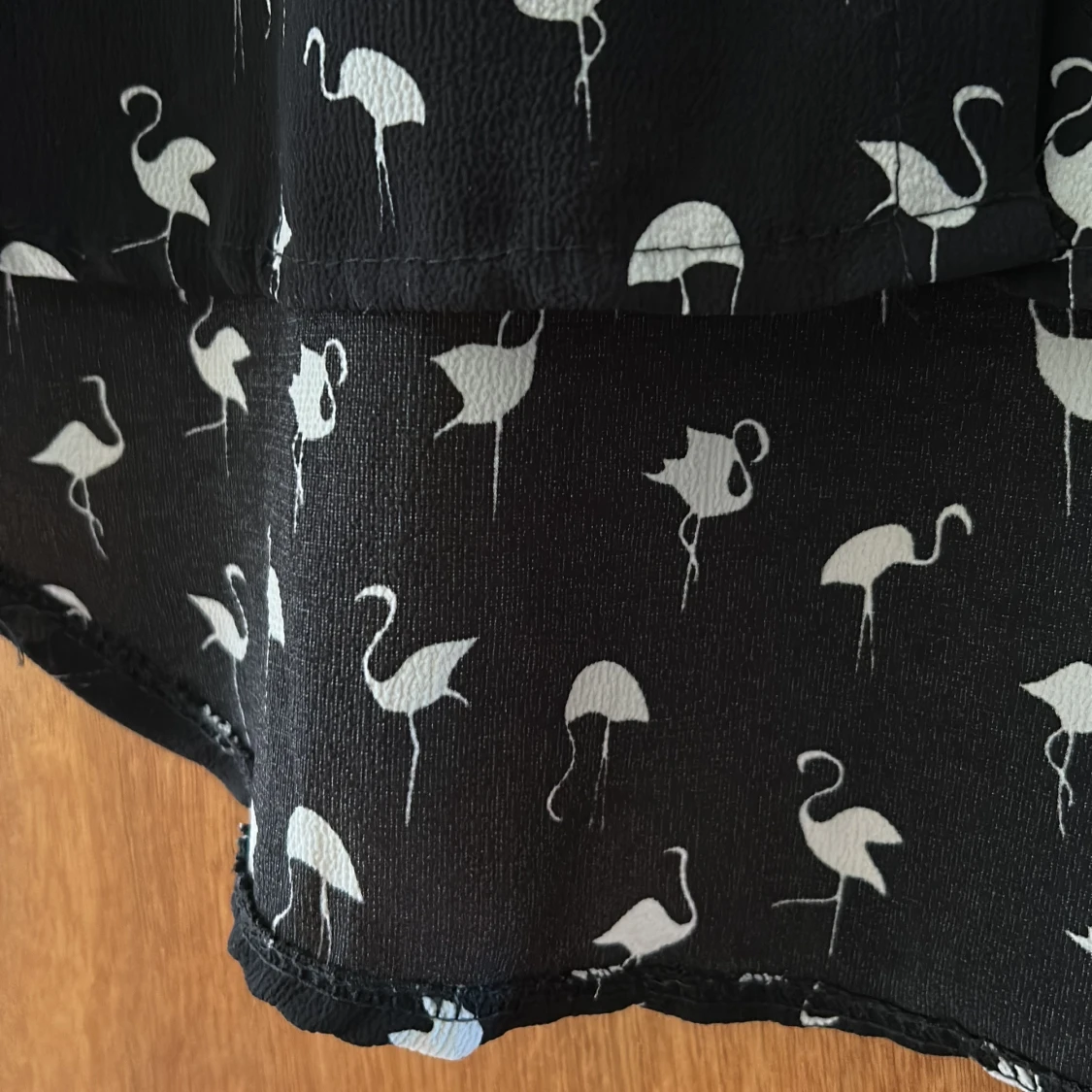 Svart skjorta med flamingomönster - 4