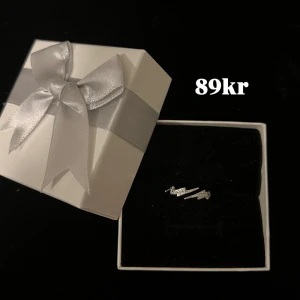 Silvrig blixt ring  - Helt ny, frakt 22kr🎀