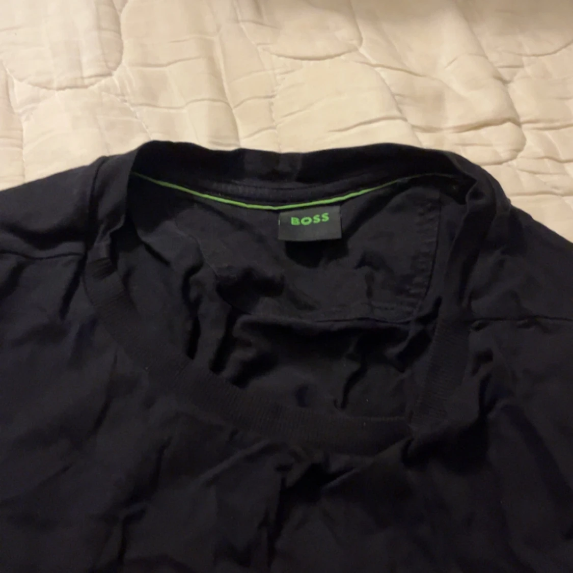 Svart BOSS t-shirt med stor logga - 1