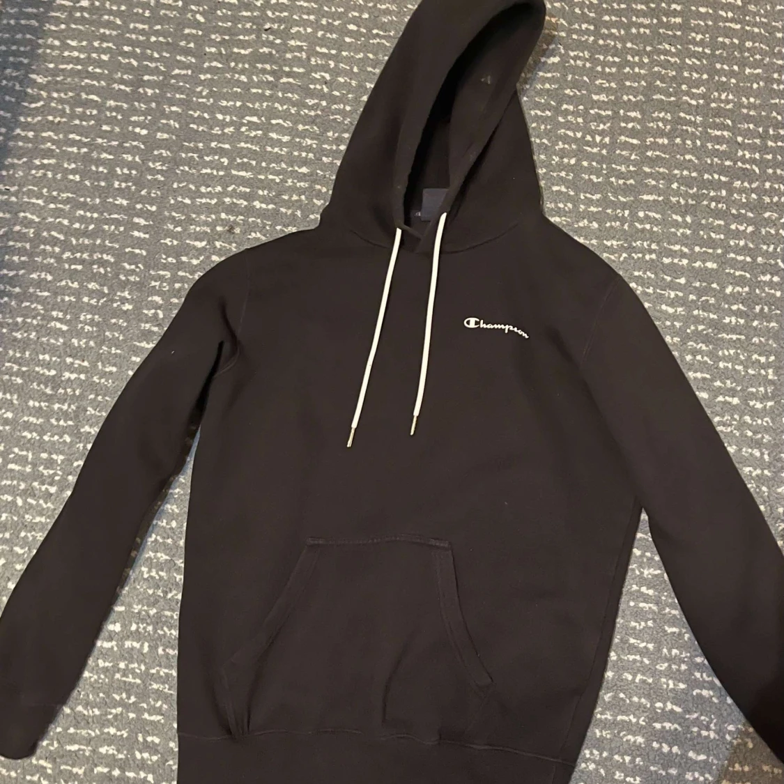 Svart hoodie från Champion