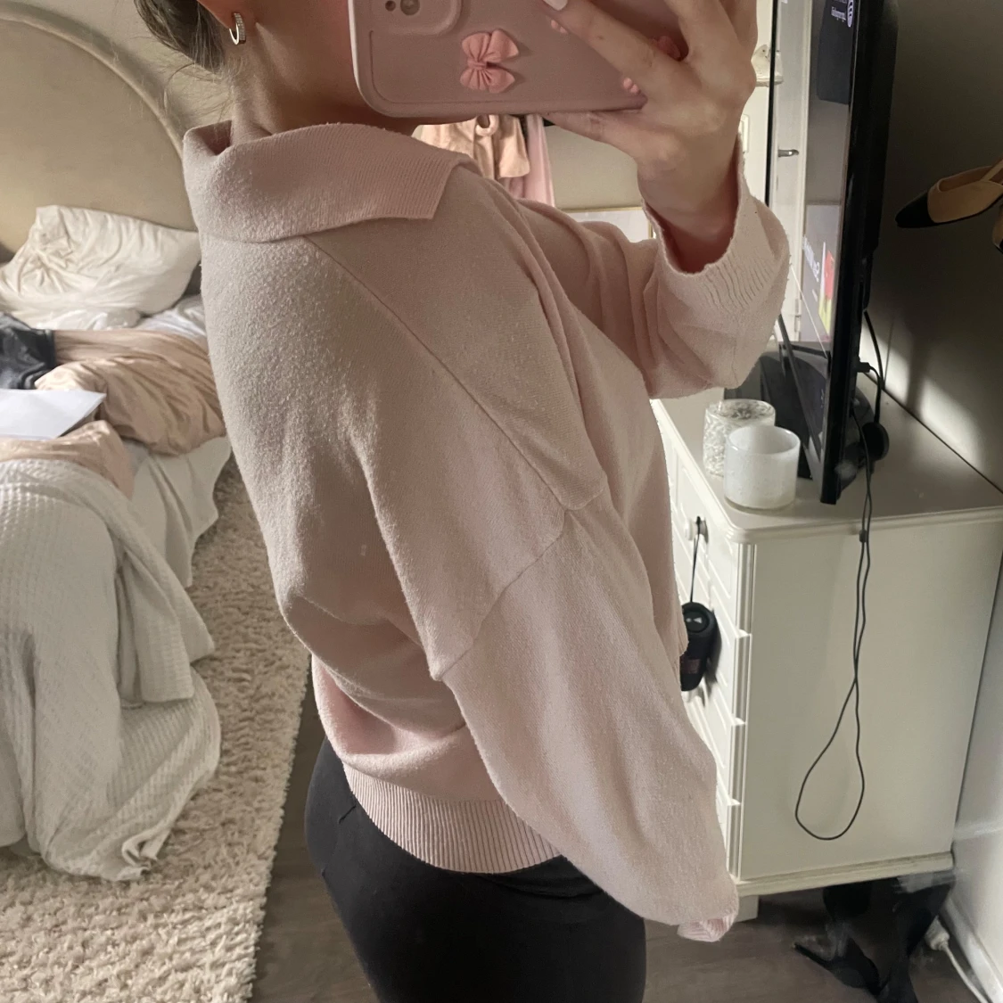 Ljusrosa croppad stickad tröja med krage - 1