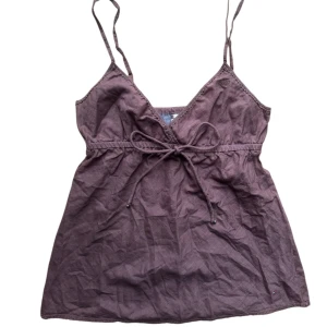 vintage Brun linnetopp med knytband - Brunt linne från tommy hilfiger. Strl S. 