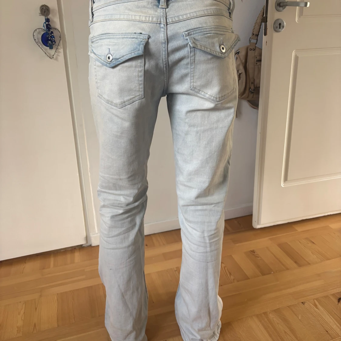 Ljusblå raka jeans - 1