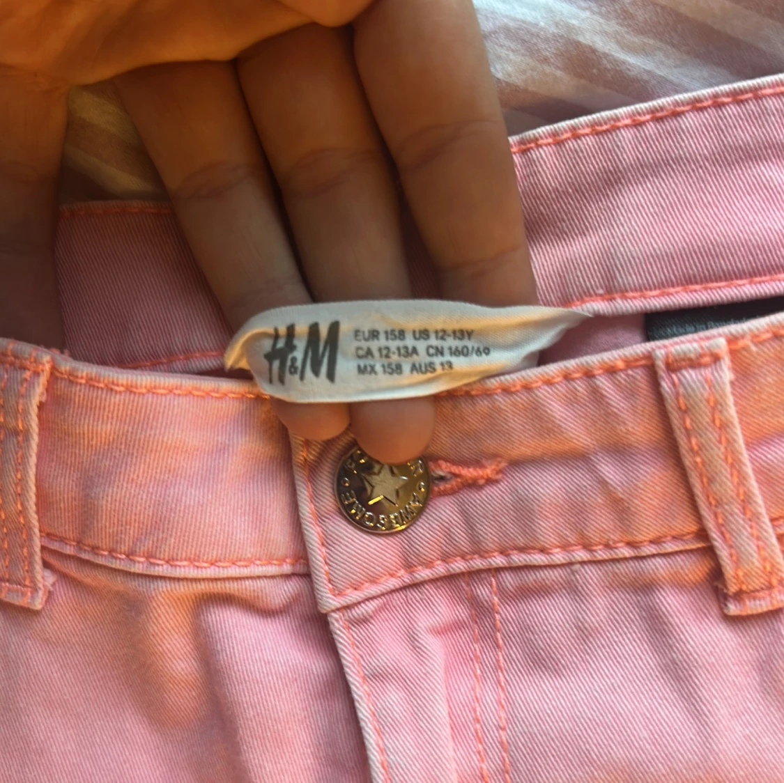 Rosa jeansshorts från H&M - 2