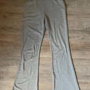 Grå Yogapants  - I använt men bra skick.
