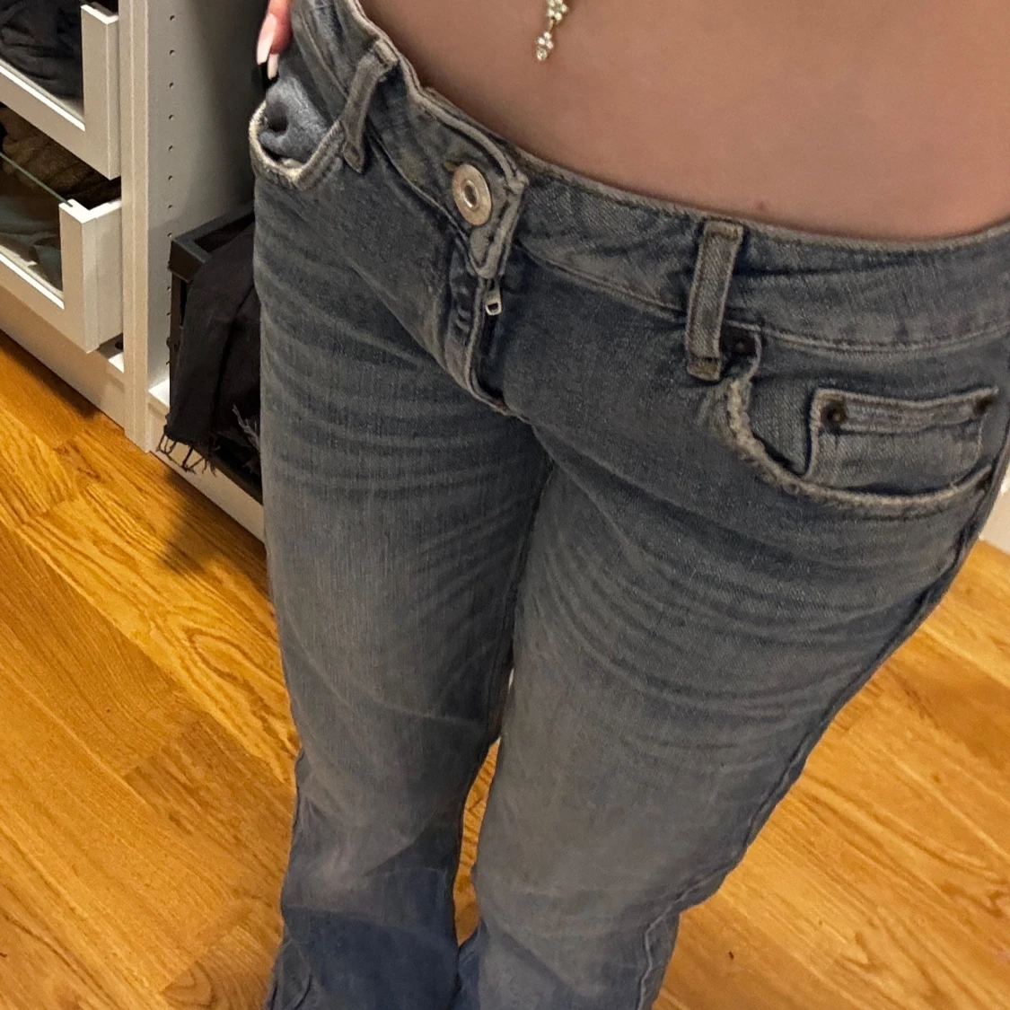 Low waist mörkblå jeans