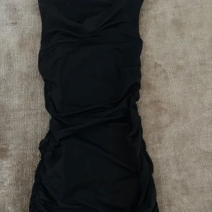 Klänning  -  En fin svart klänning från bershka💖