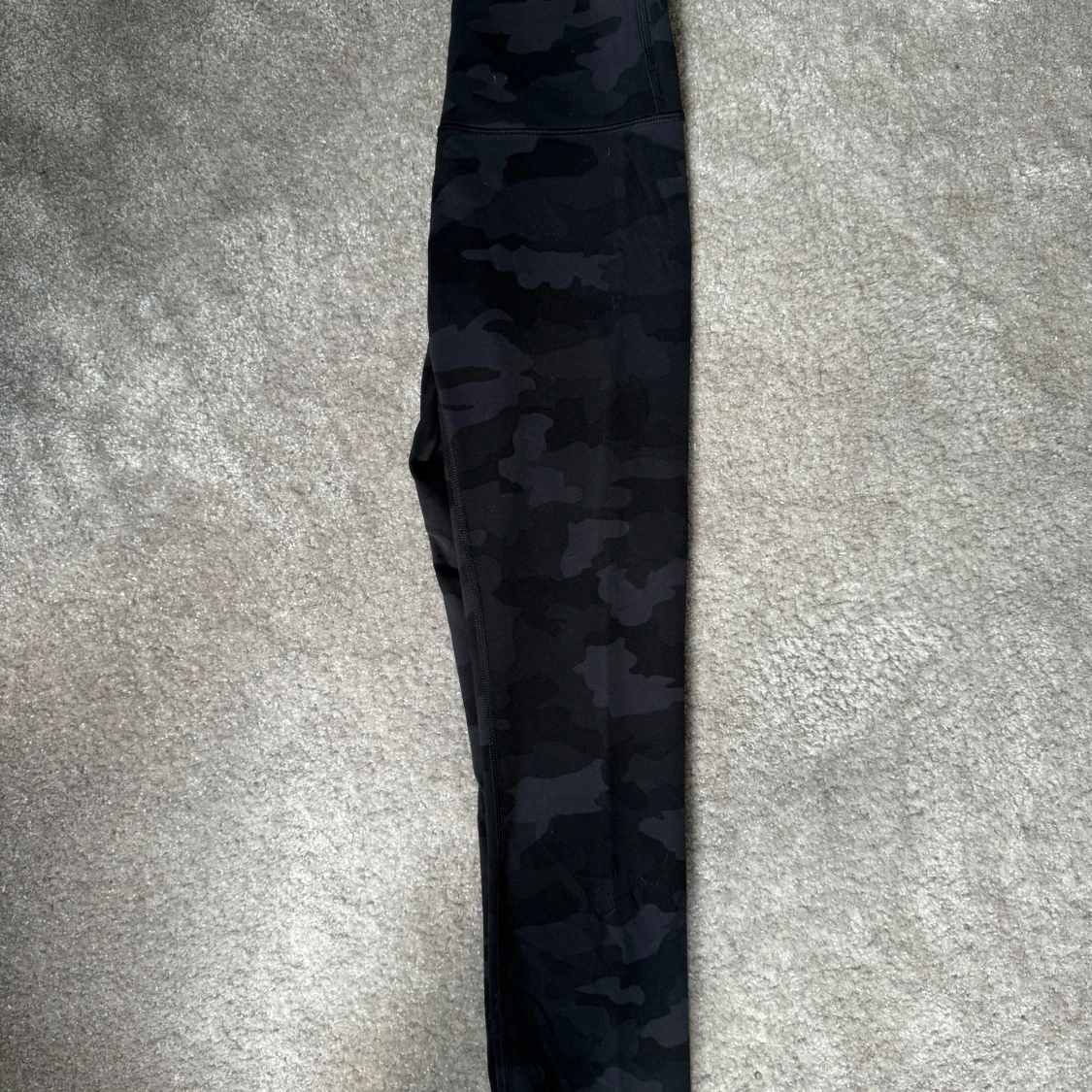 Svarta camo leggings från Lululemon - 2
