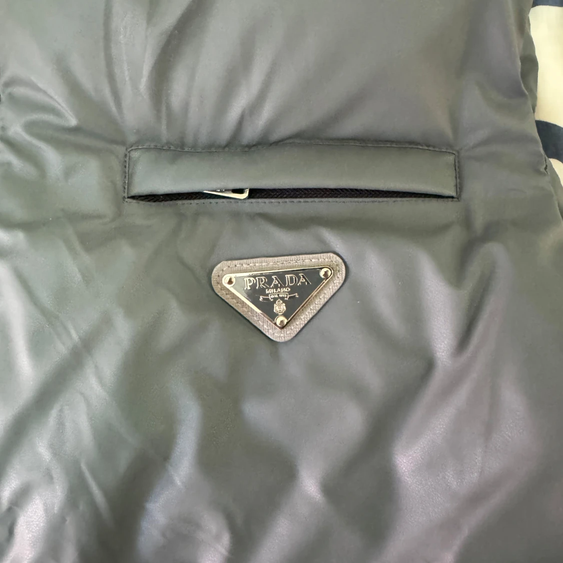 PRADA VÄST HELT NY  - 3