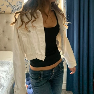 Jeans jacka  - Super najs som inte används!!