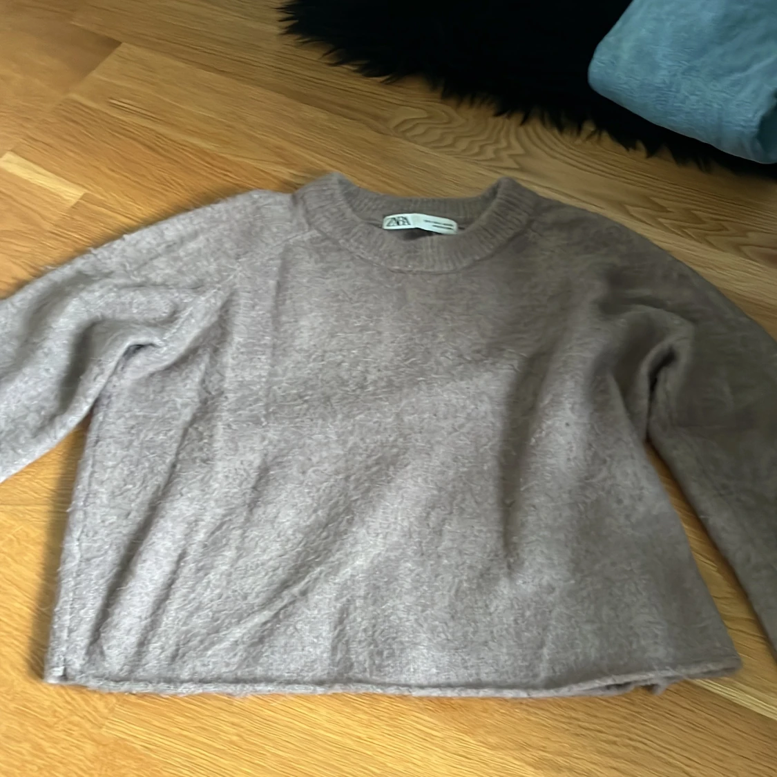 Beige stickad tröja från Zara str S - 2