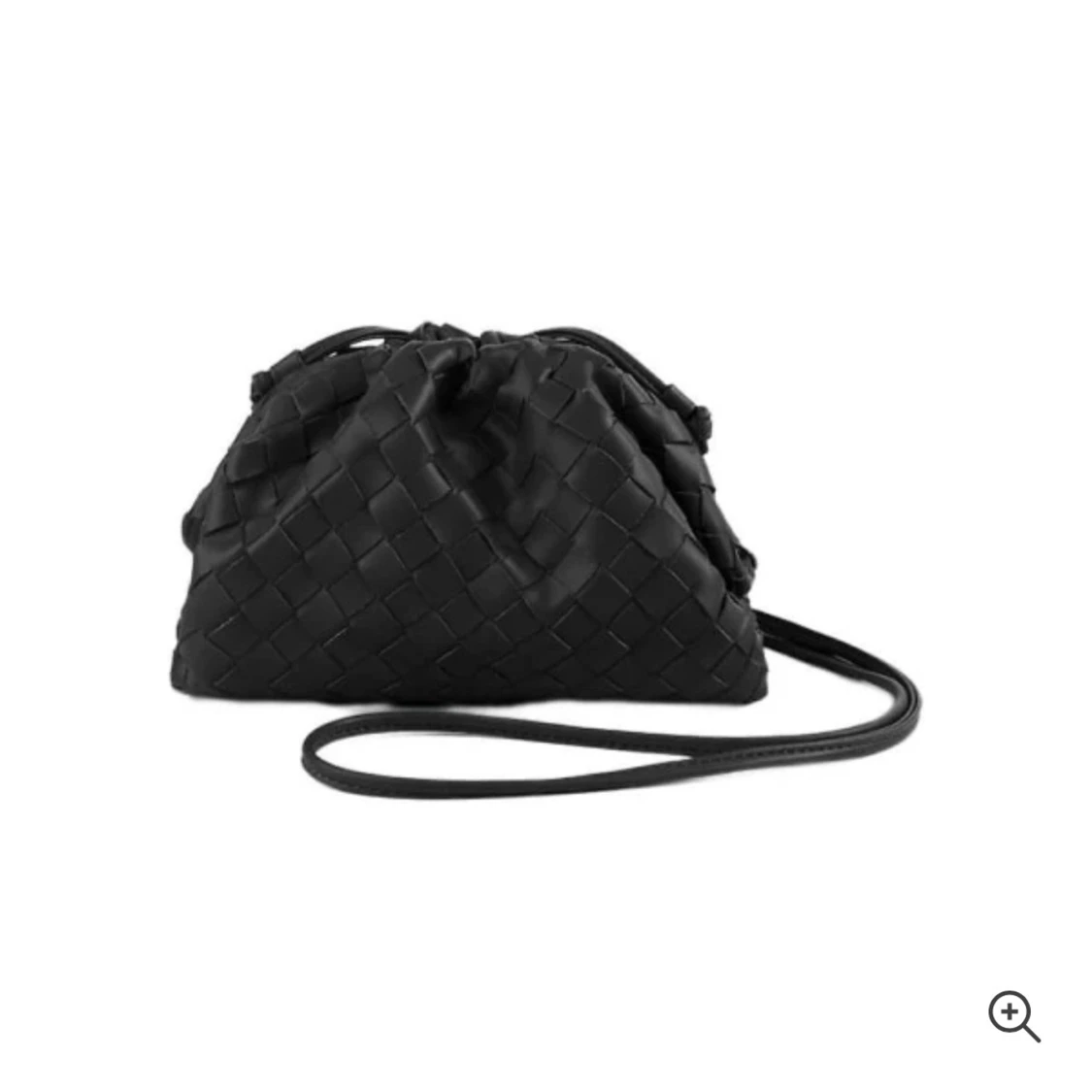 Svart flätad dumpling bag