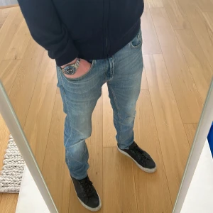 Tiger of sweden jeans - Tja säljer nu mina tiger of sweden jeans i modellen pistolero, och är i strl 30/32 jätte fint skick och inga defekter skriv gärna om du har några frågor!!