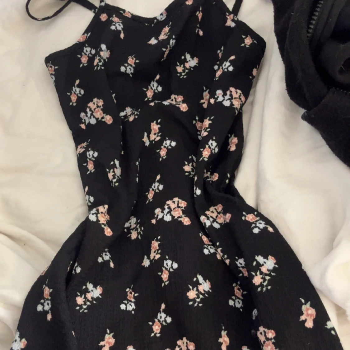 Svart blommig kortklänning 157 New