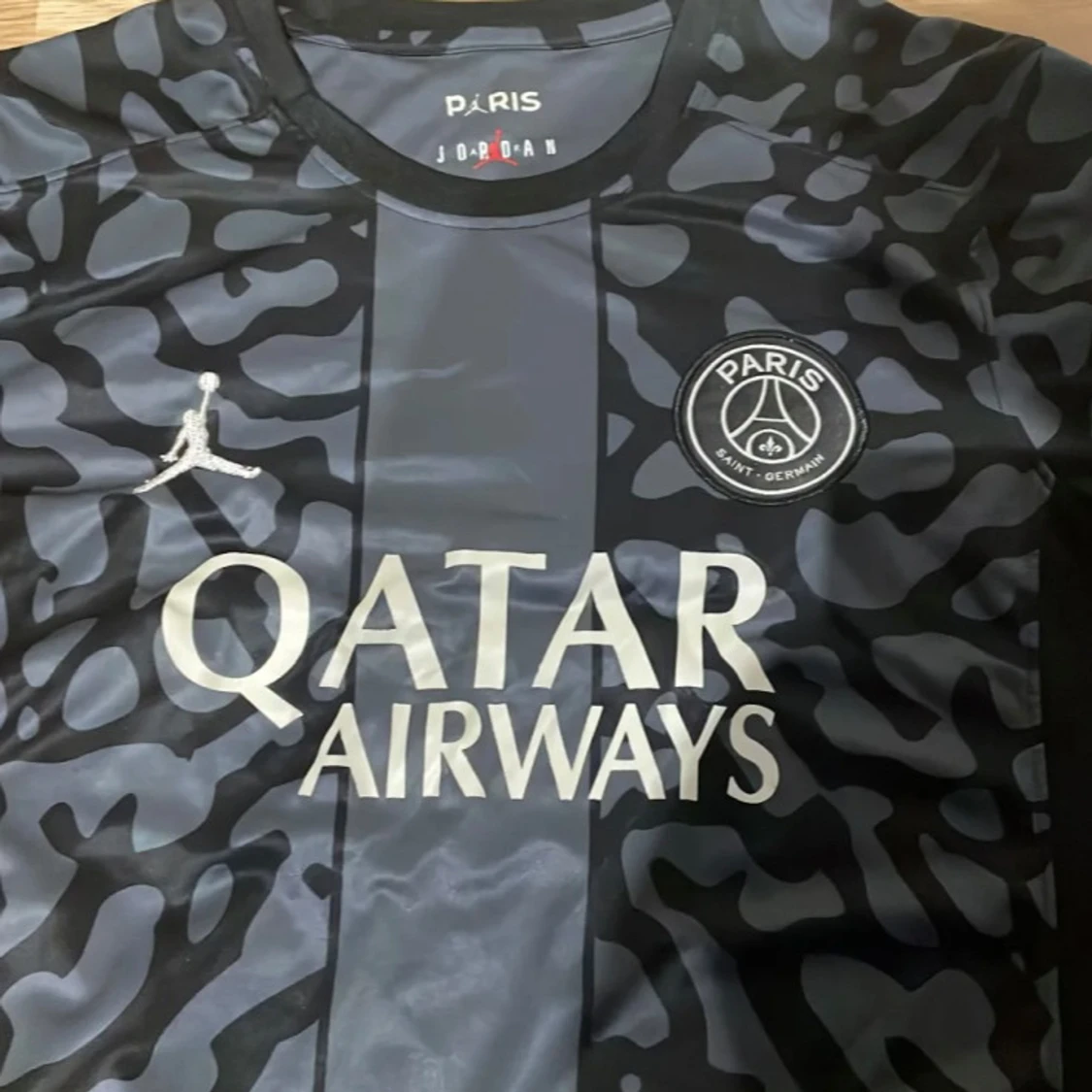 PSG x Jordan svart camo fotbollströja - 3