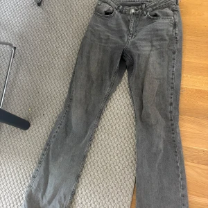 Gina Tricot raka jeans - Jeans från Gina Tricot 