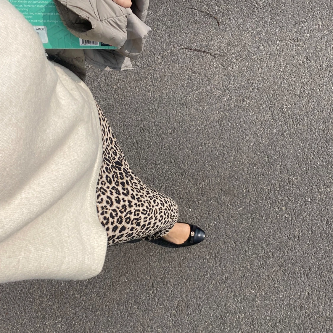 Stickad vit kortarmad tröja - 3