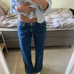 Lågmidjade jeans nakd  - Säljer low waist jeansen från NAKD🥰