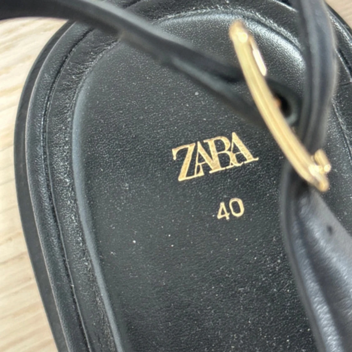 Svarta sandaler från Zara - 4