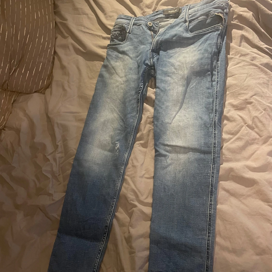 Replay anbass ljusblå jeans med slim fit