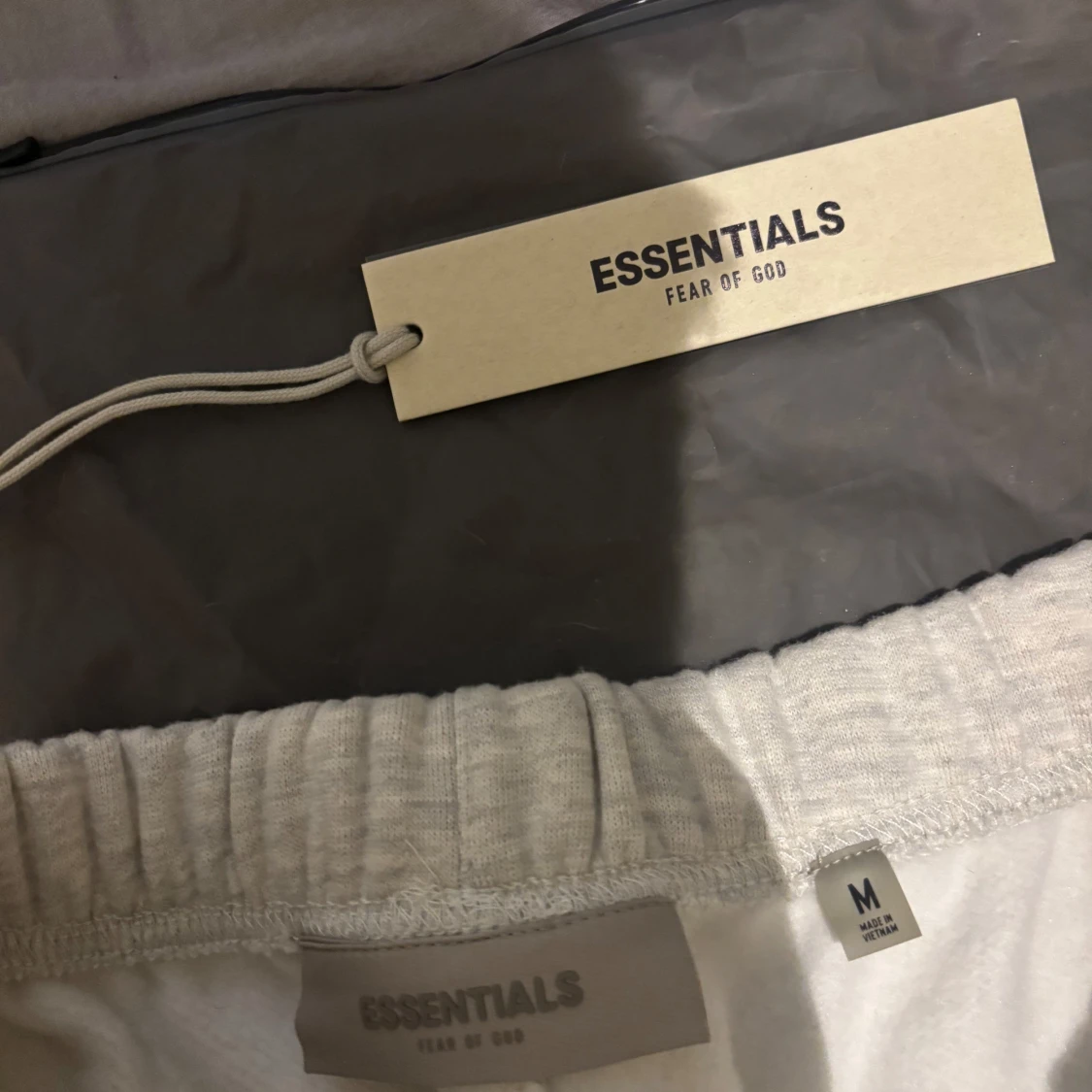 Essentials Fear of God ljusgrå shorts - 2