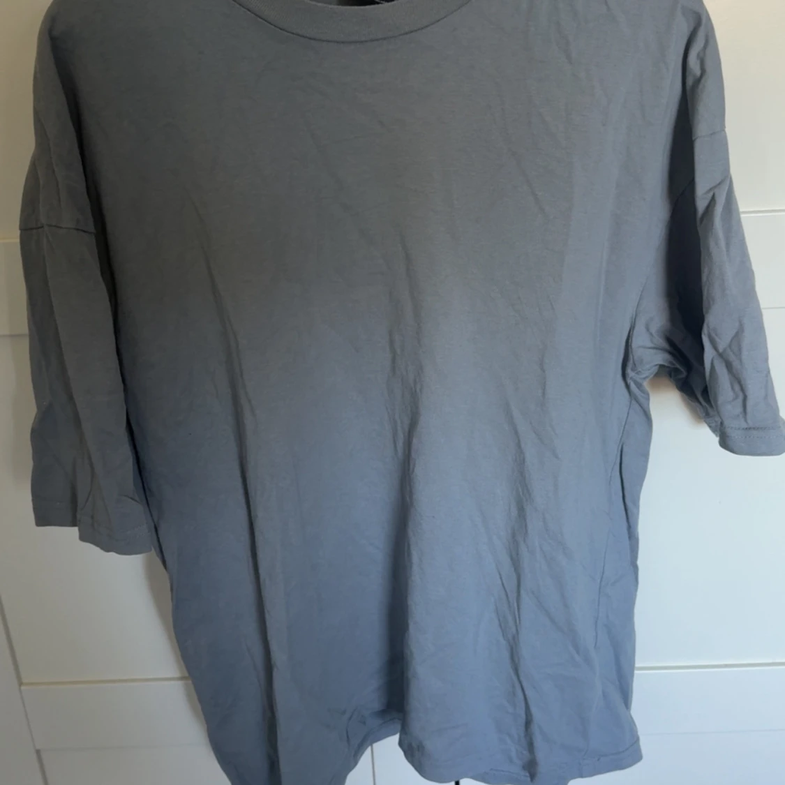 Grå oversized t-shirt från FSBN