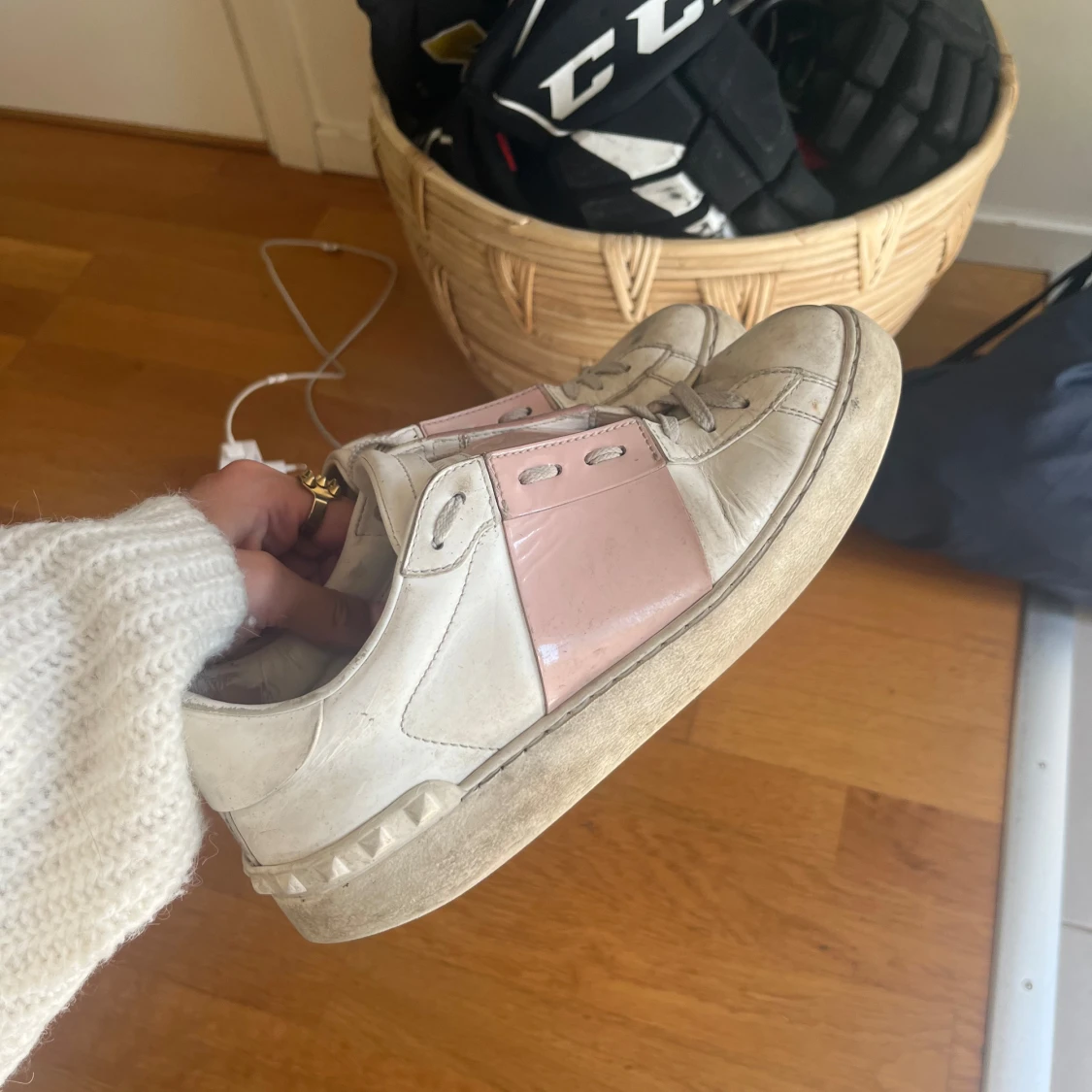 Valentino Open sneakers med rosa detalj - 2