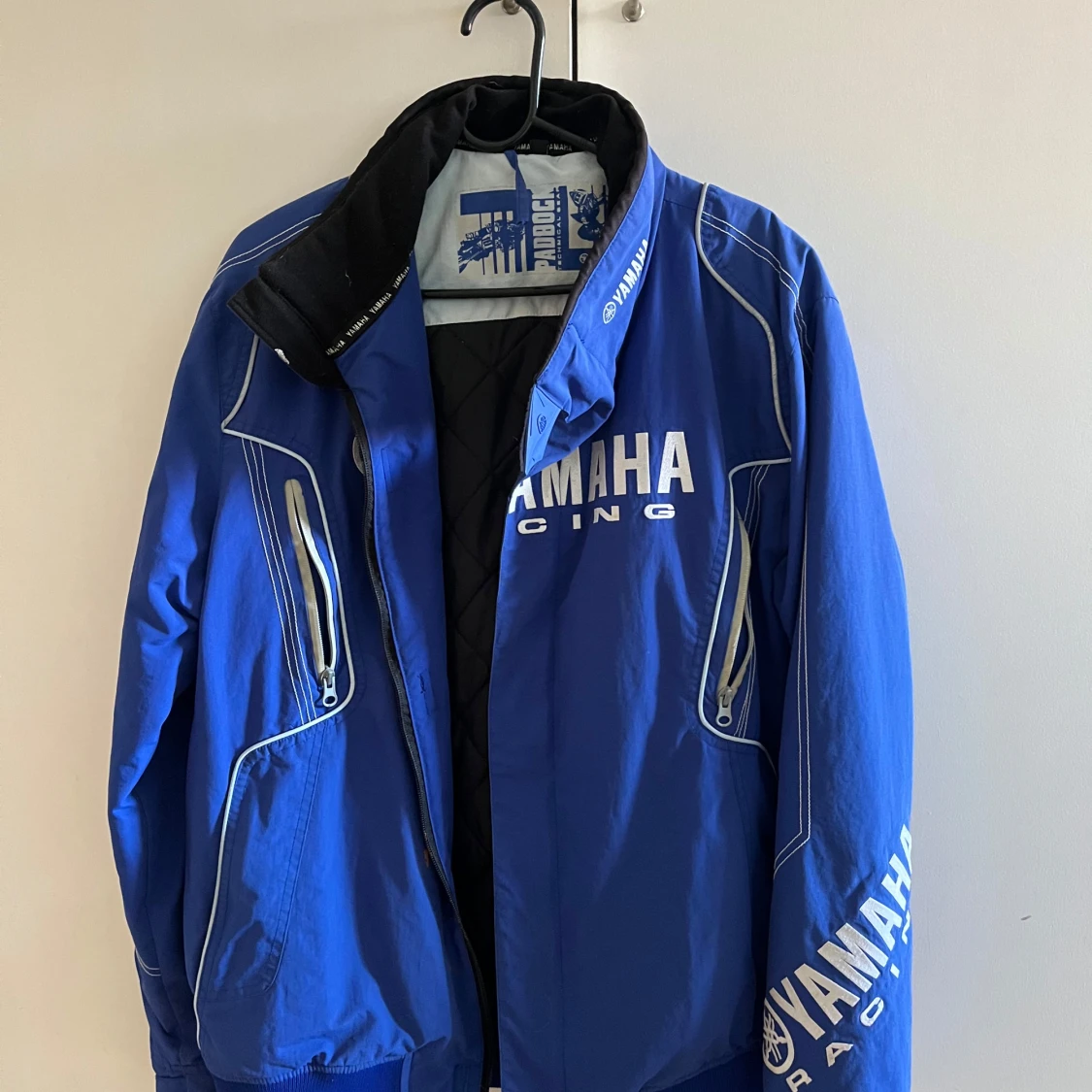 Blå Yamaha Racing  - 4