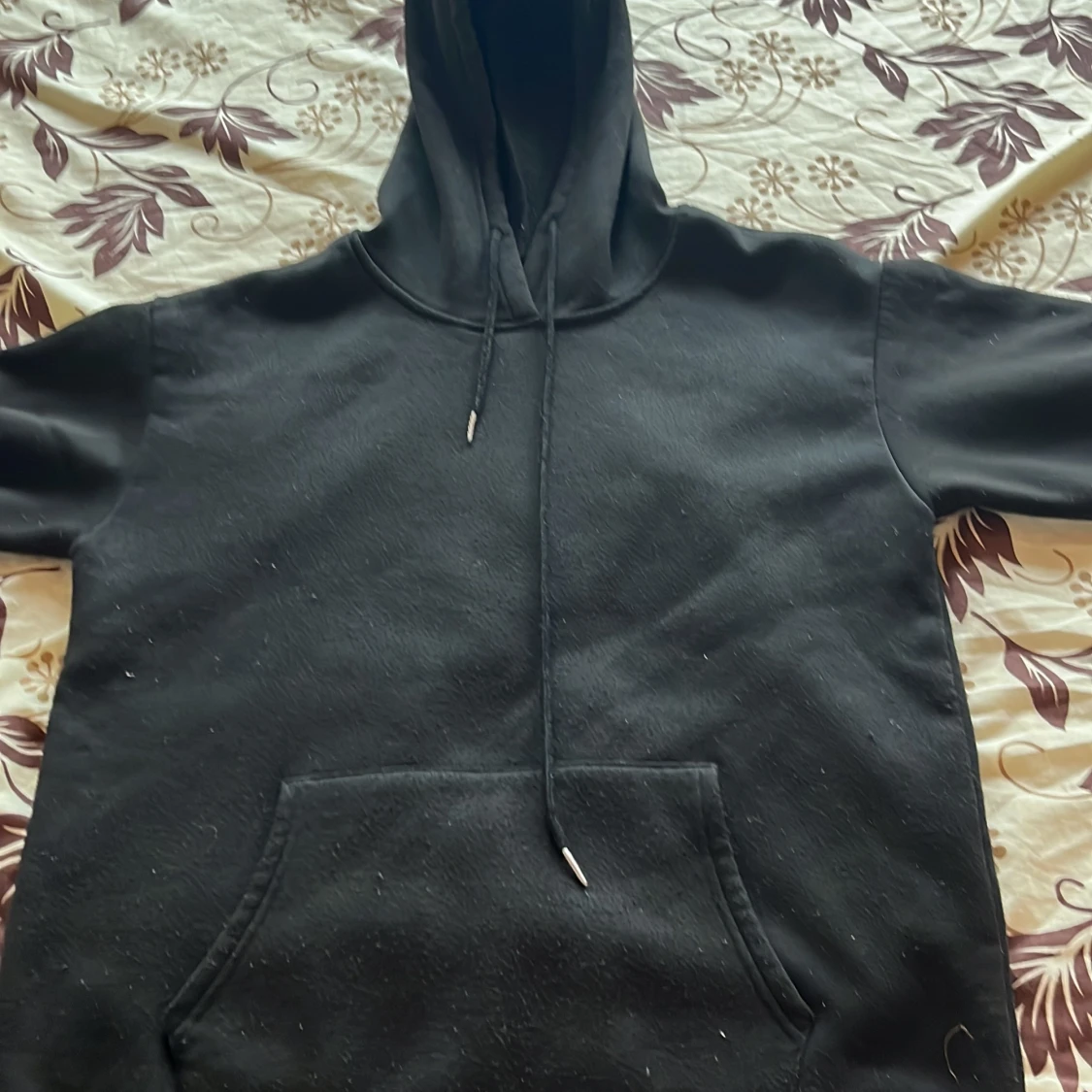 Svart hoodie med Brooklyn-tryck - 1