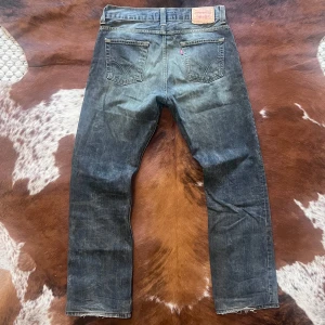 Vintage Levis 506 - Tjena! Säljer dessa sjukt snygga Levis 506 jeans med riktigt unik tvätt, jeansen är i storlek W33/L34, hör av dig vid funderingar!🙌