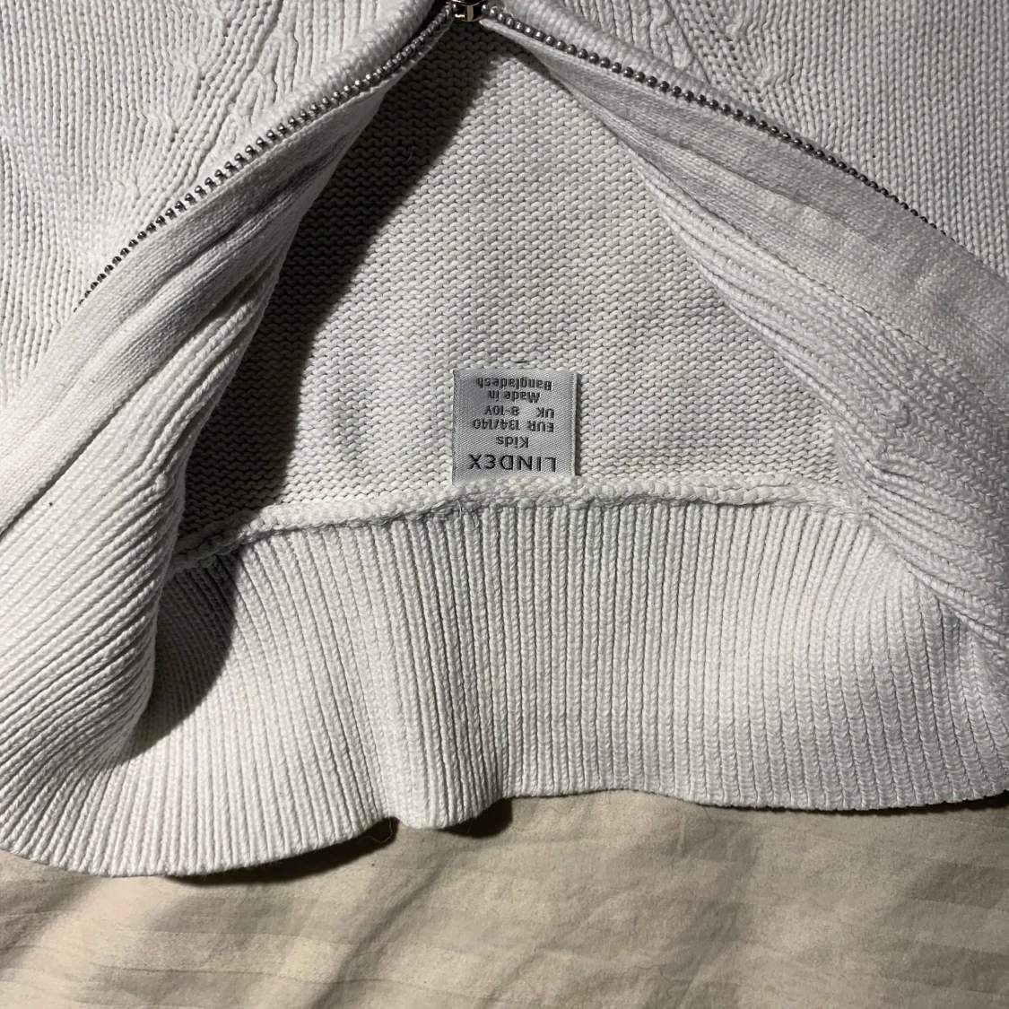 Vit och marinblå randig stickad tröja - 2