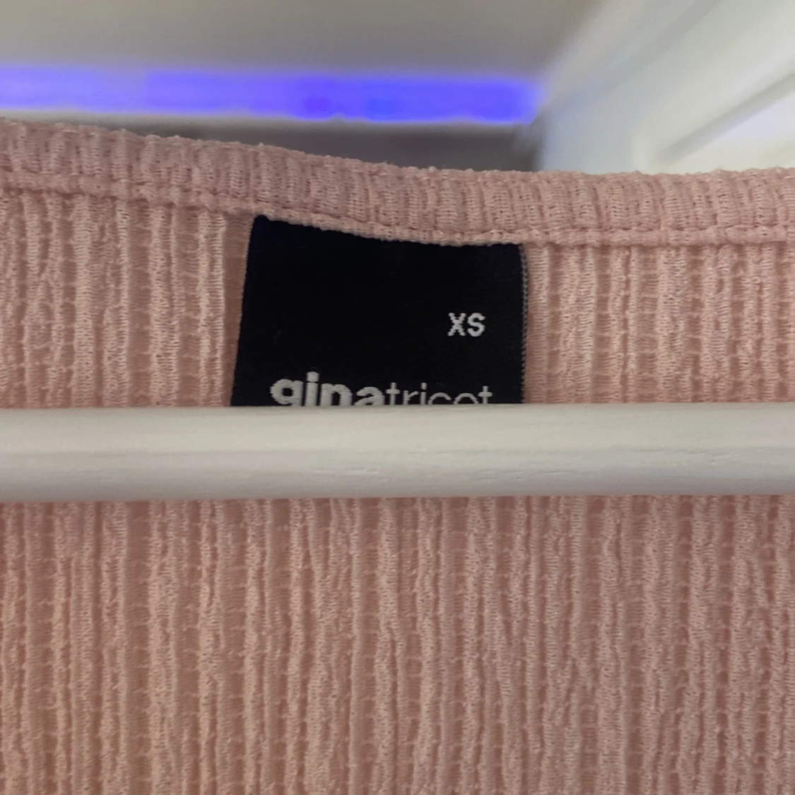 Rosa blus från Gina Tricot - 1