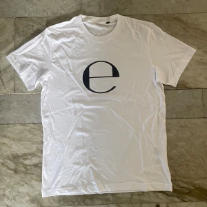 Ecco2k T-shirt  - Fet Ecco2k T-shirt i st M! Helt ny! Hör av dig vid ytterligare frågor! Mvh Henry 