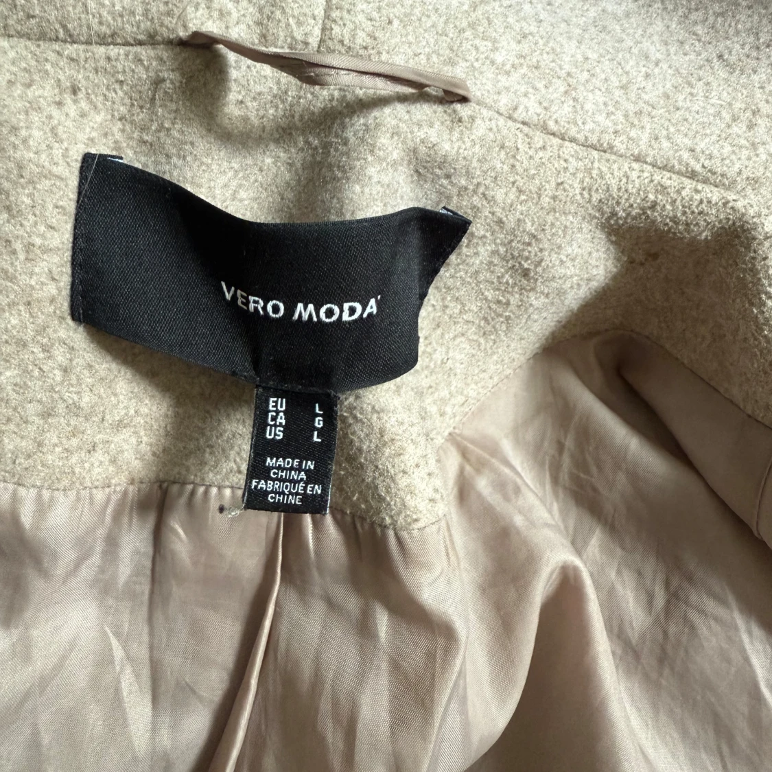 Beige kappa från Vero Moda - 2