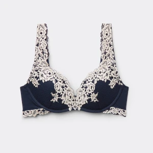 intimissimi bh - Säljer denna jätte snygga bhn från intimissimi i storlek 70b. Den är endast använd en gång då den tyvärr inte passade. Perfekt skick men lappen är inte kvar🥰