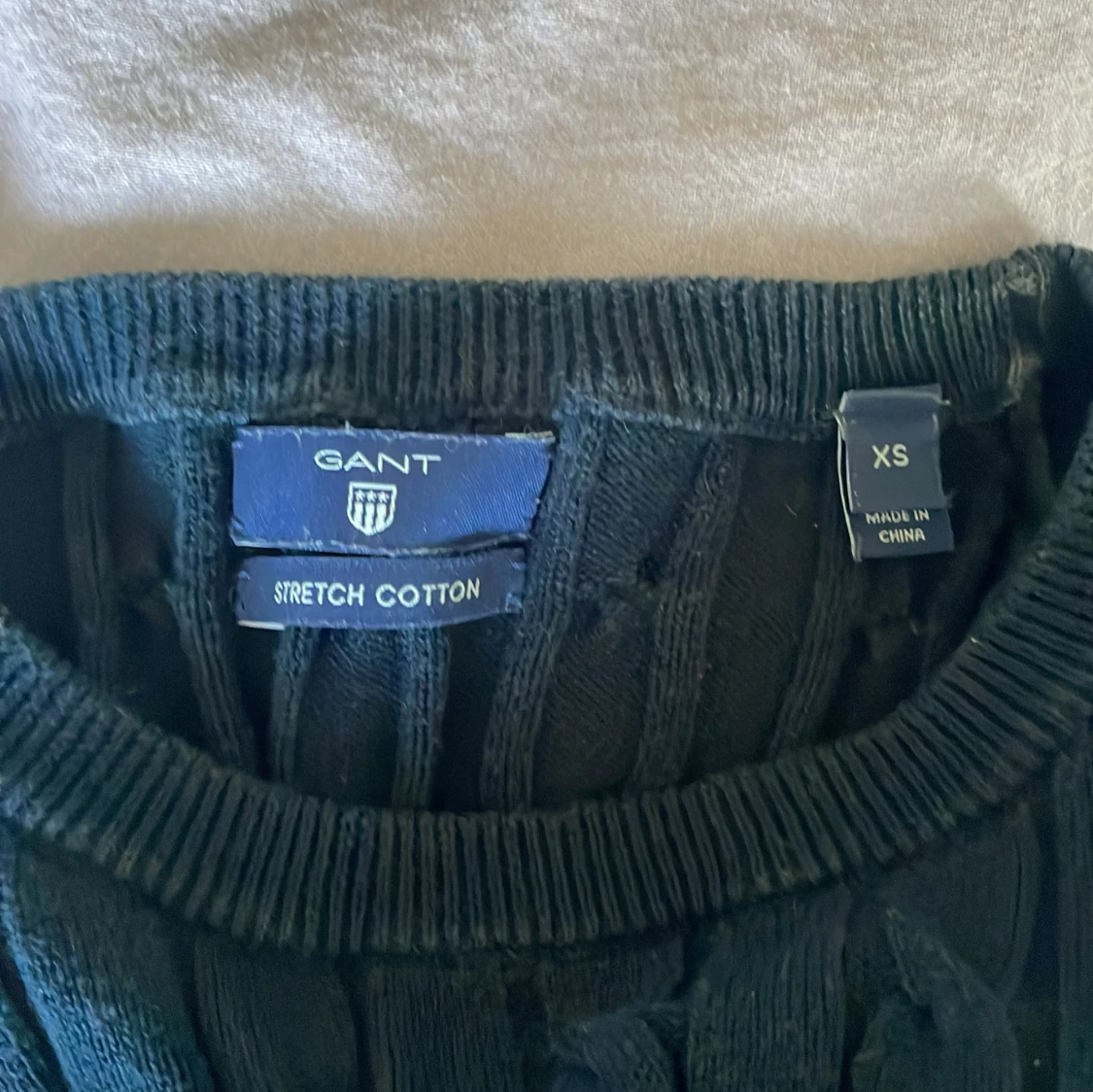 Mörkblå kabelstickad tröja GANT XS - 2