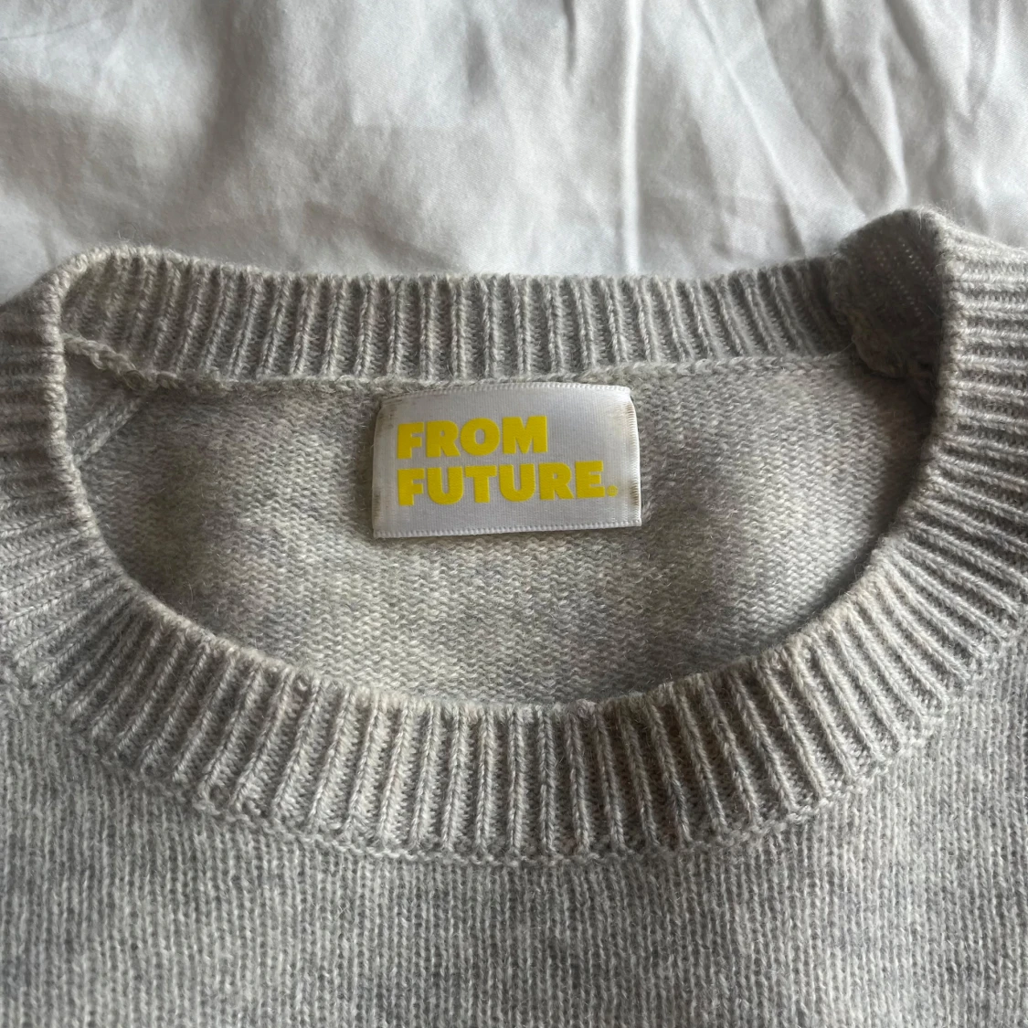 Ljusgrå kashmirtröja från From Future - 1