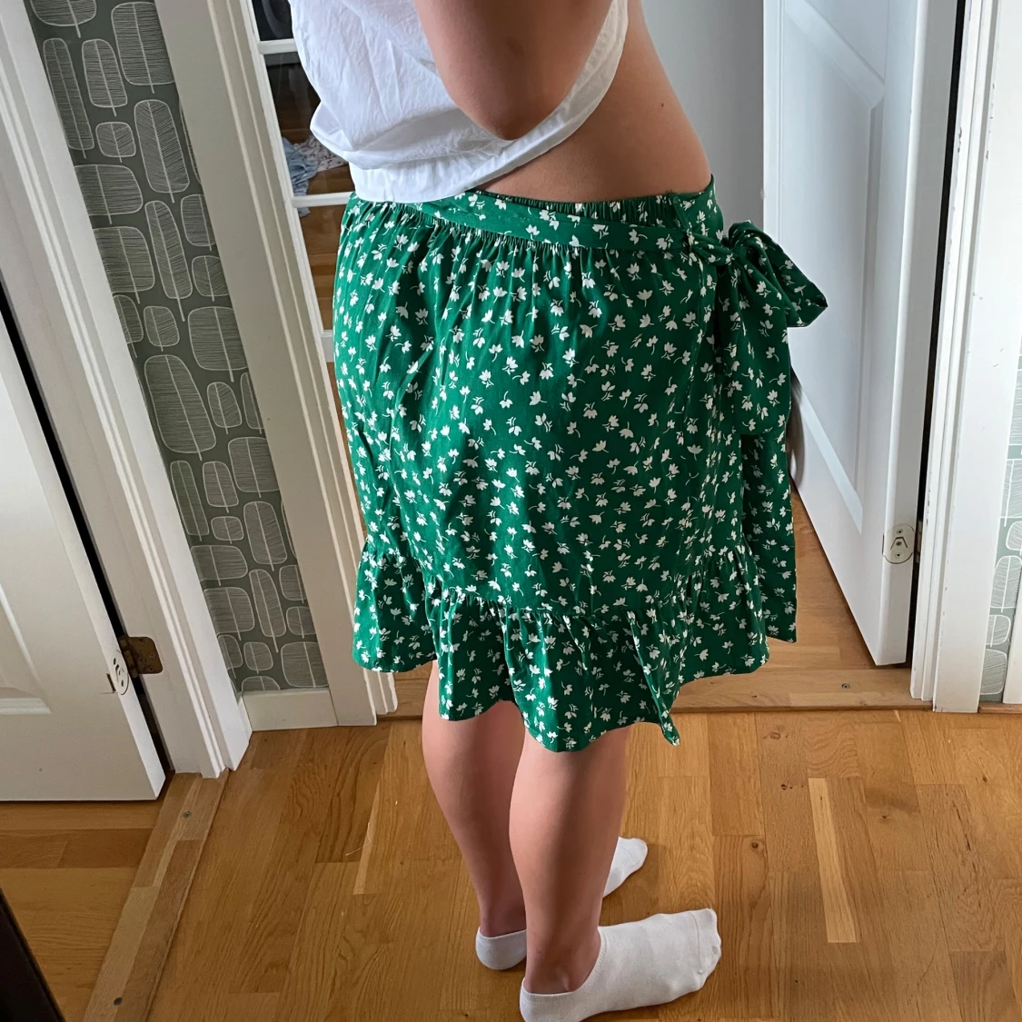 Grön blommig omlottkjol - 2