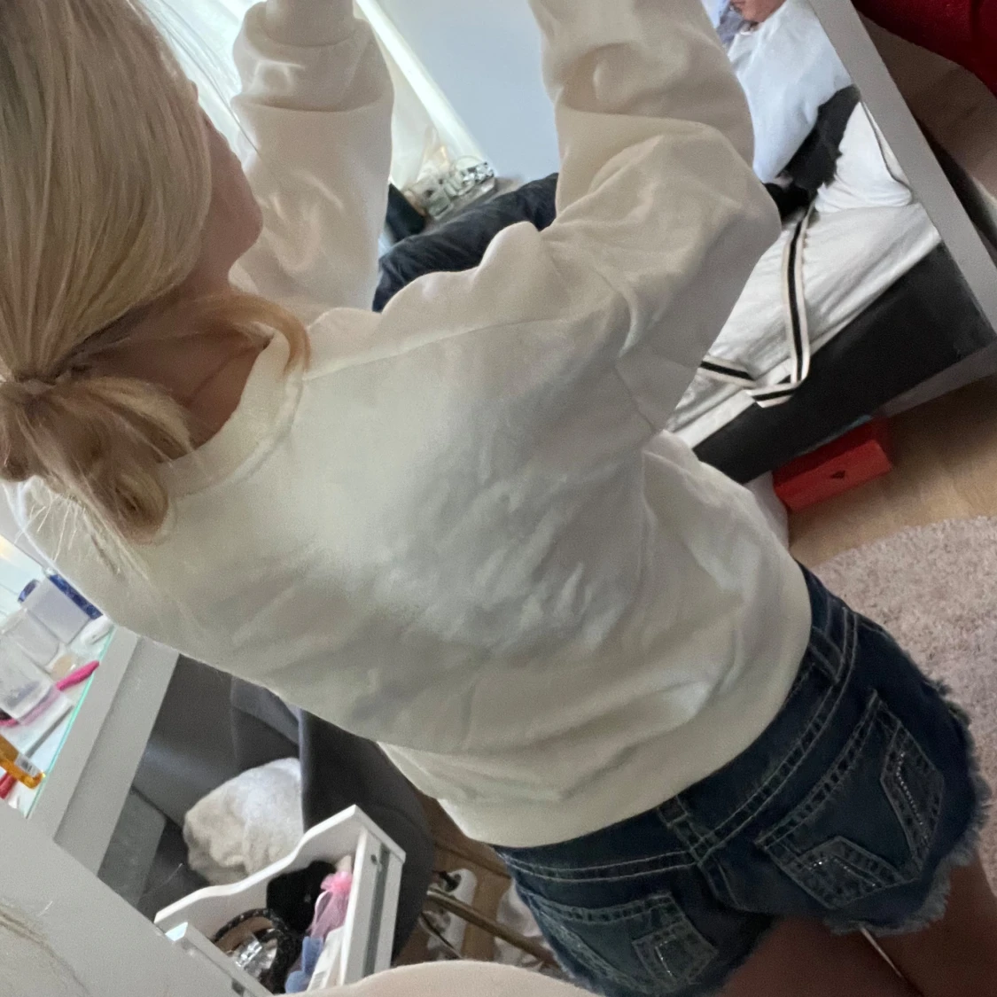 Vit sweatshirt med blå New York-tryck - 2