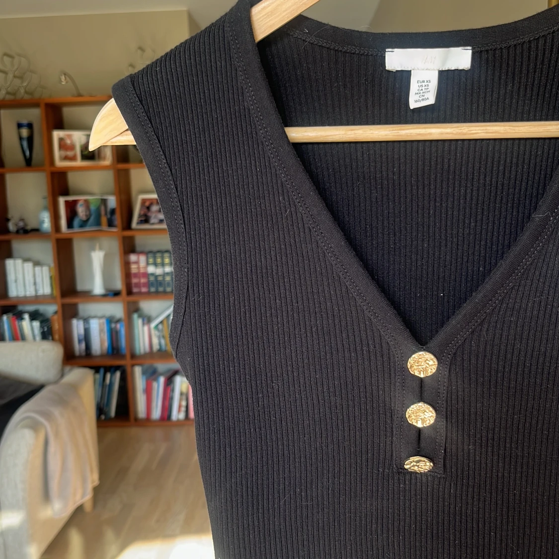 Svart ribbad linnetopp från H&M - 1