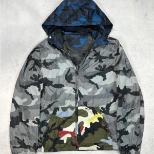 Valentino camouflage jacket - – Condition: 9/10, flawless  – Retail price: 10 000 + SEK  The model is 185 cm tall