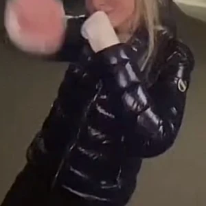 Marinblå dunjacka från Colmar - Snygg marinblå dunjacka från Colmar. Inga hål eller slitningar