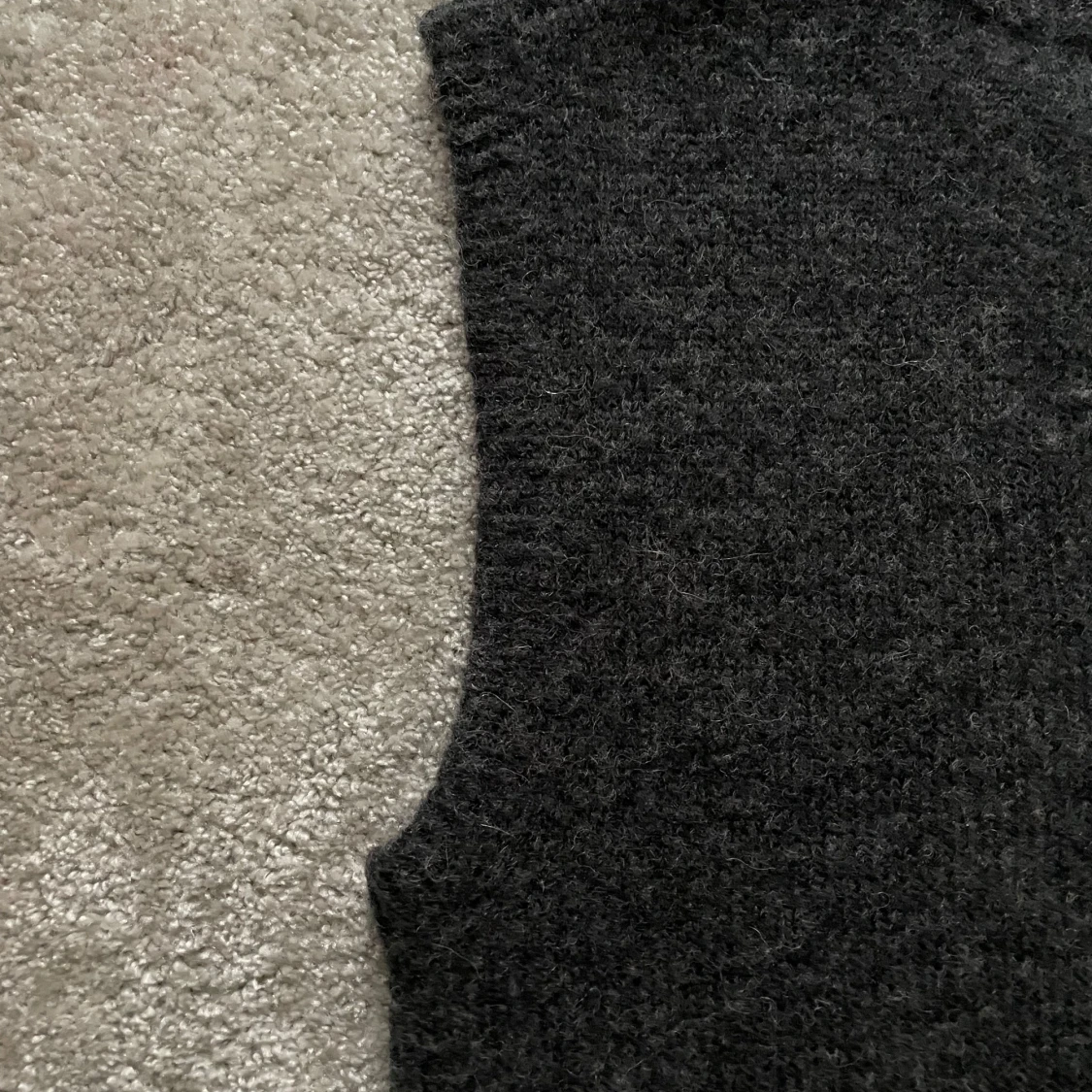 Mörkgrå stickad väst Designers Remix - 3