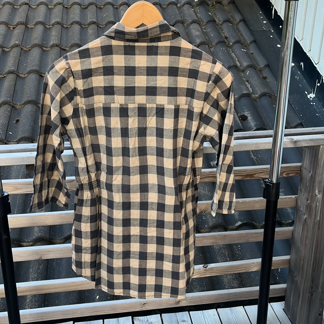 Rutig skjorta från Think Positive M - 1